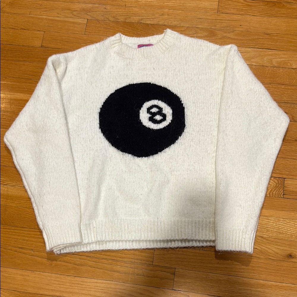 Edikted Black and White Crewneck Sweater with Bold Design